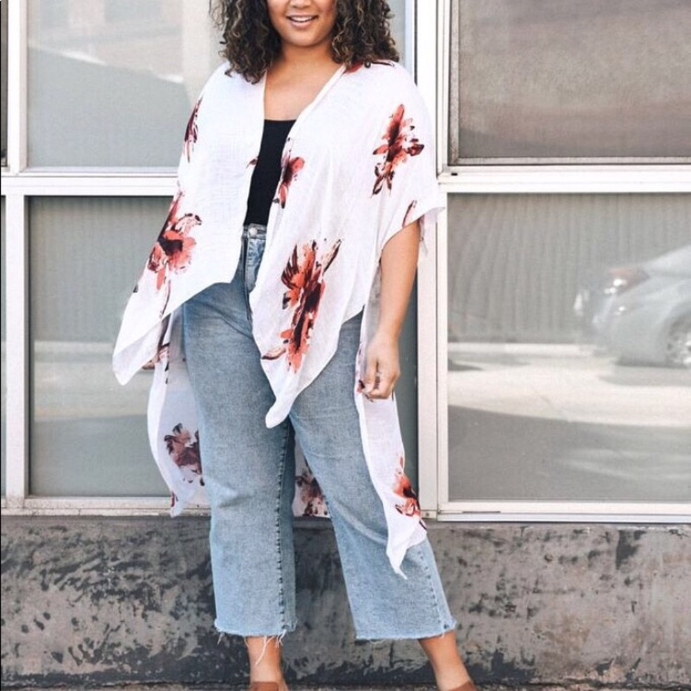 Linda Flor Kimono Beach Wrap - Picture 2 of 6